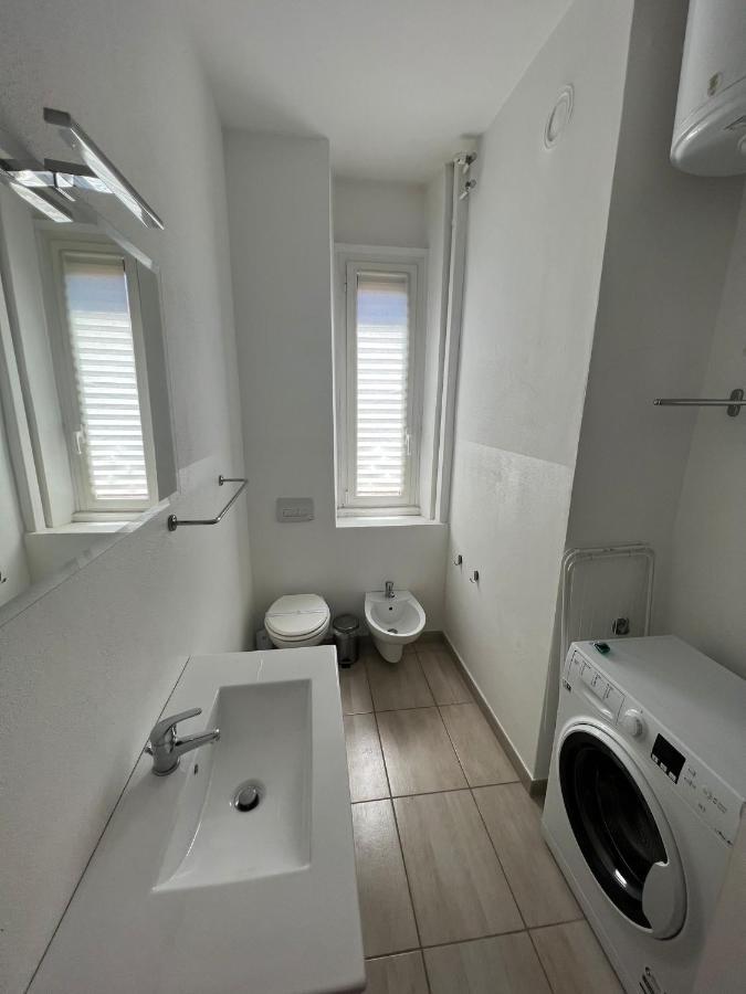 Apartment Via Treviso 6 Milan Bagian luar foto