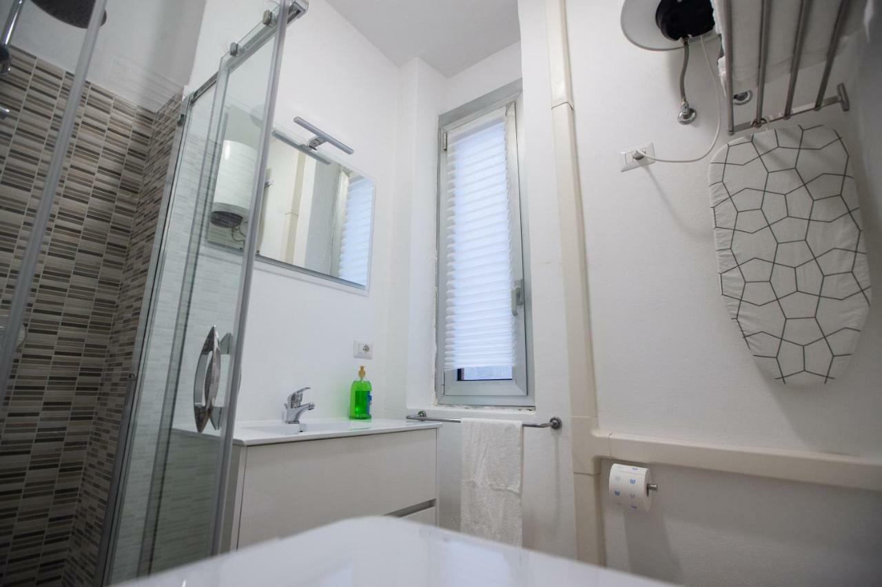 Apartment Via Treviso 6 Milan Bagian luar foto