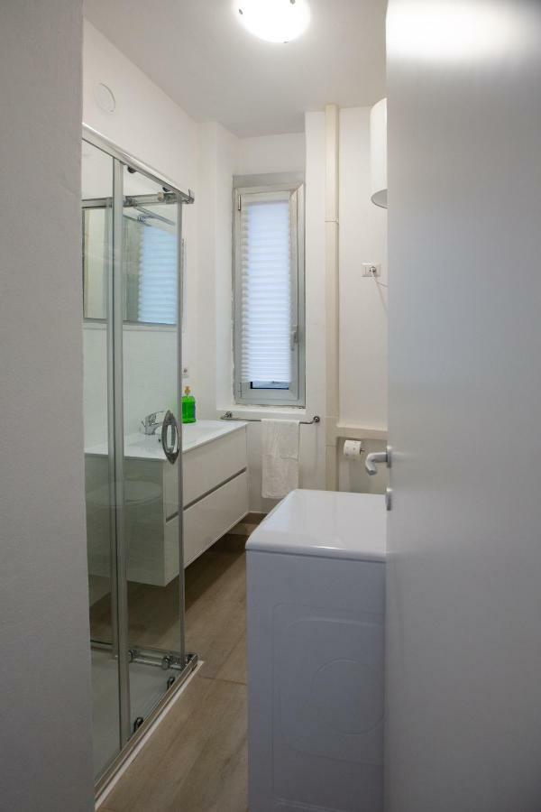 Apartment Via Treviso 6 Milan Bagian luar foto